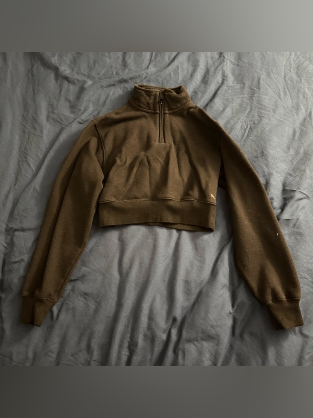 Aritzia Cropped Quarter-Zip Sweatshirt in black